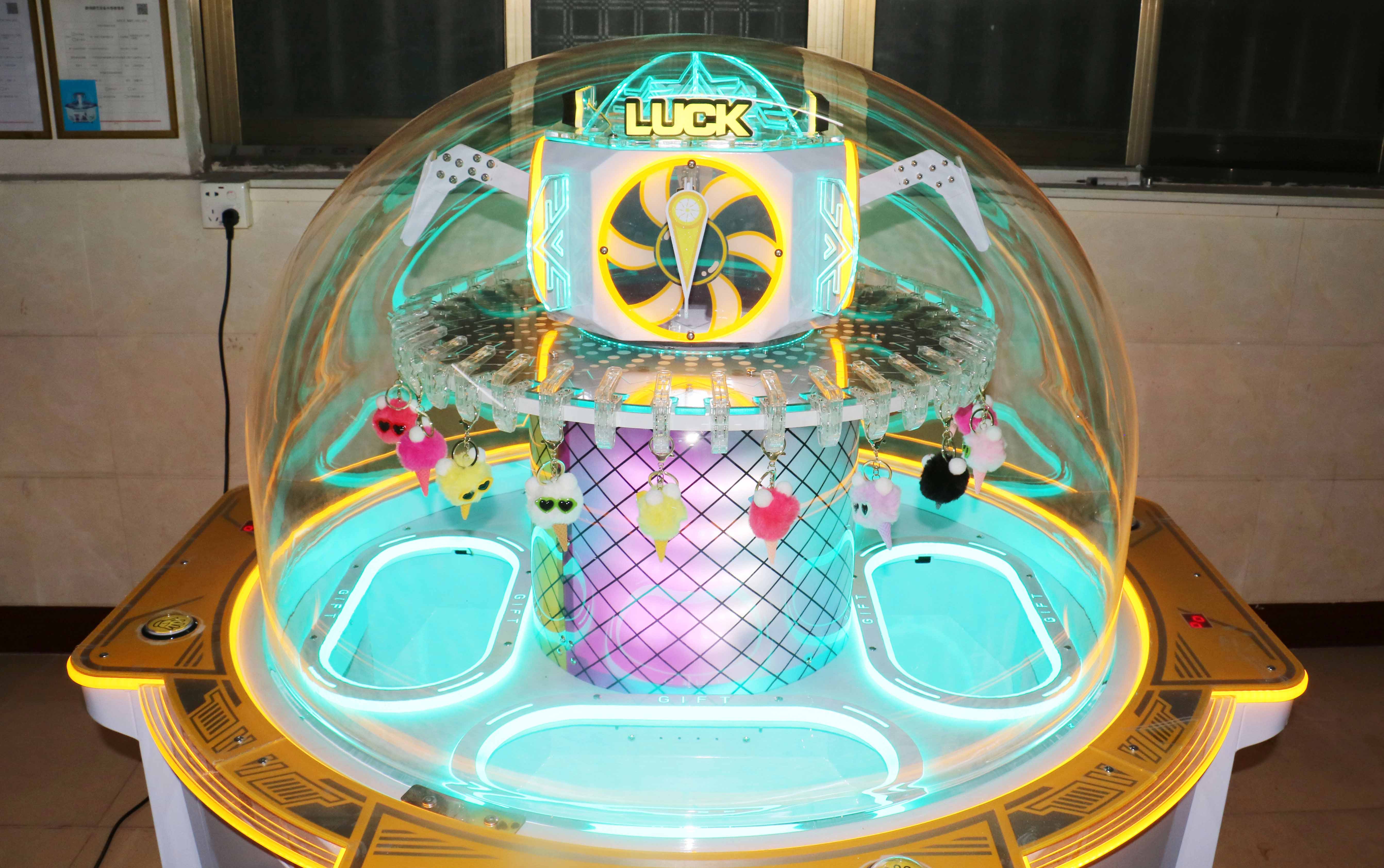 1pcs Lucky Game Keychain Claw  - огляд і ціна Kids Toys Manufacturers